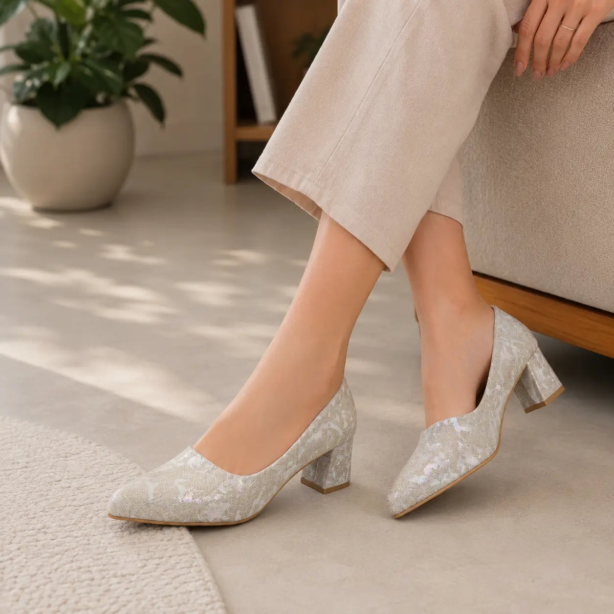 Noir Pumps