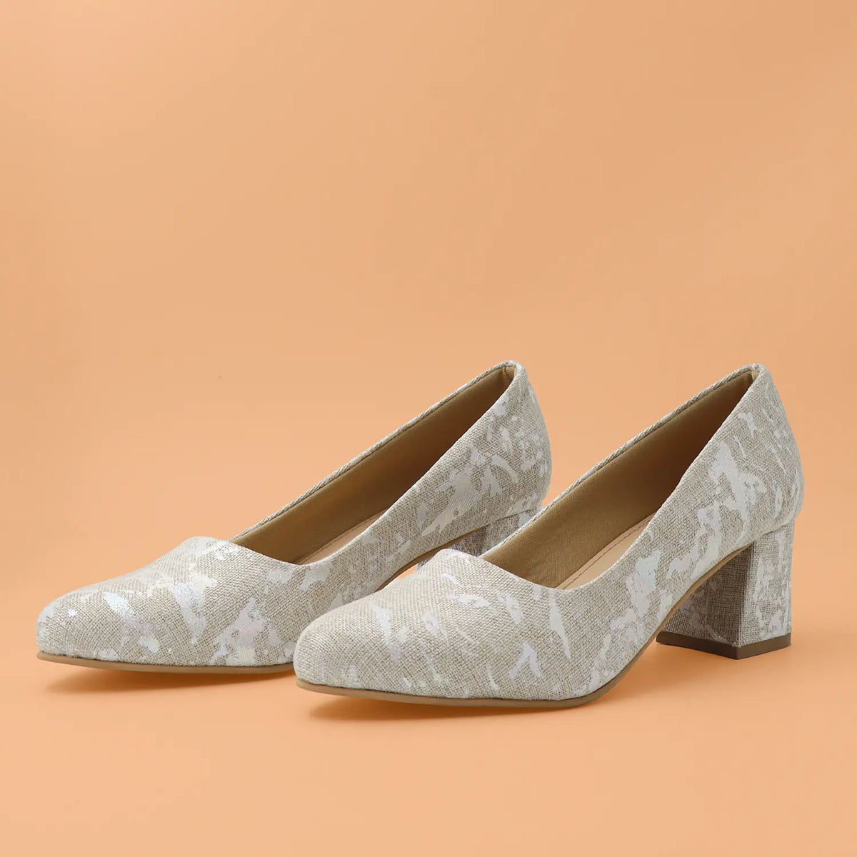 Noir Pumps