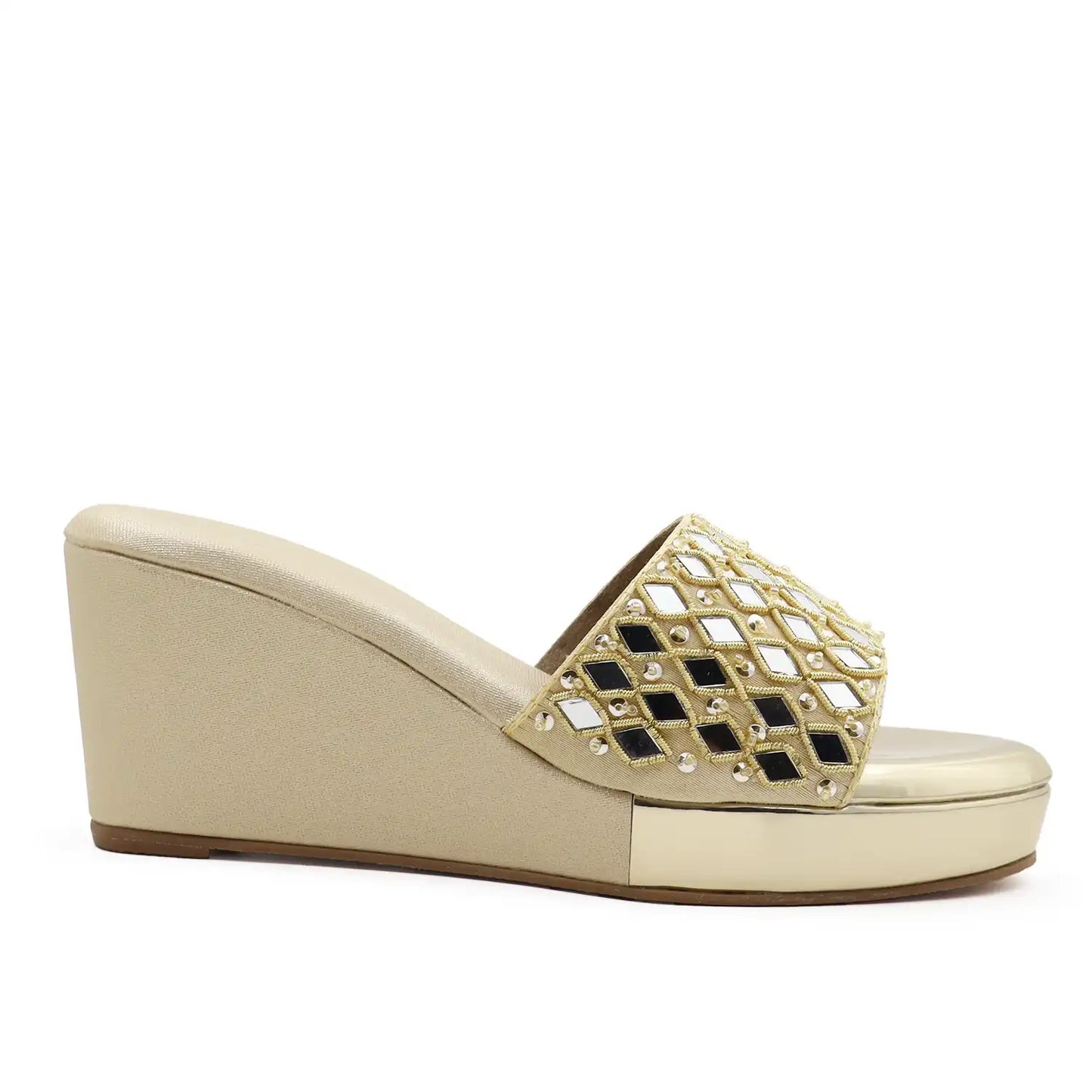 OYOQCHI women's 2.5-inch lightweight wedge slide sandals with cushioned footbed Gold color, side view