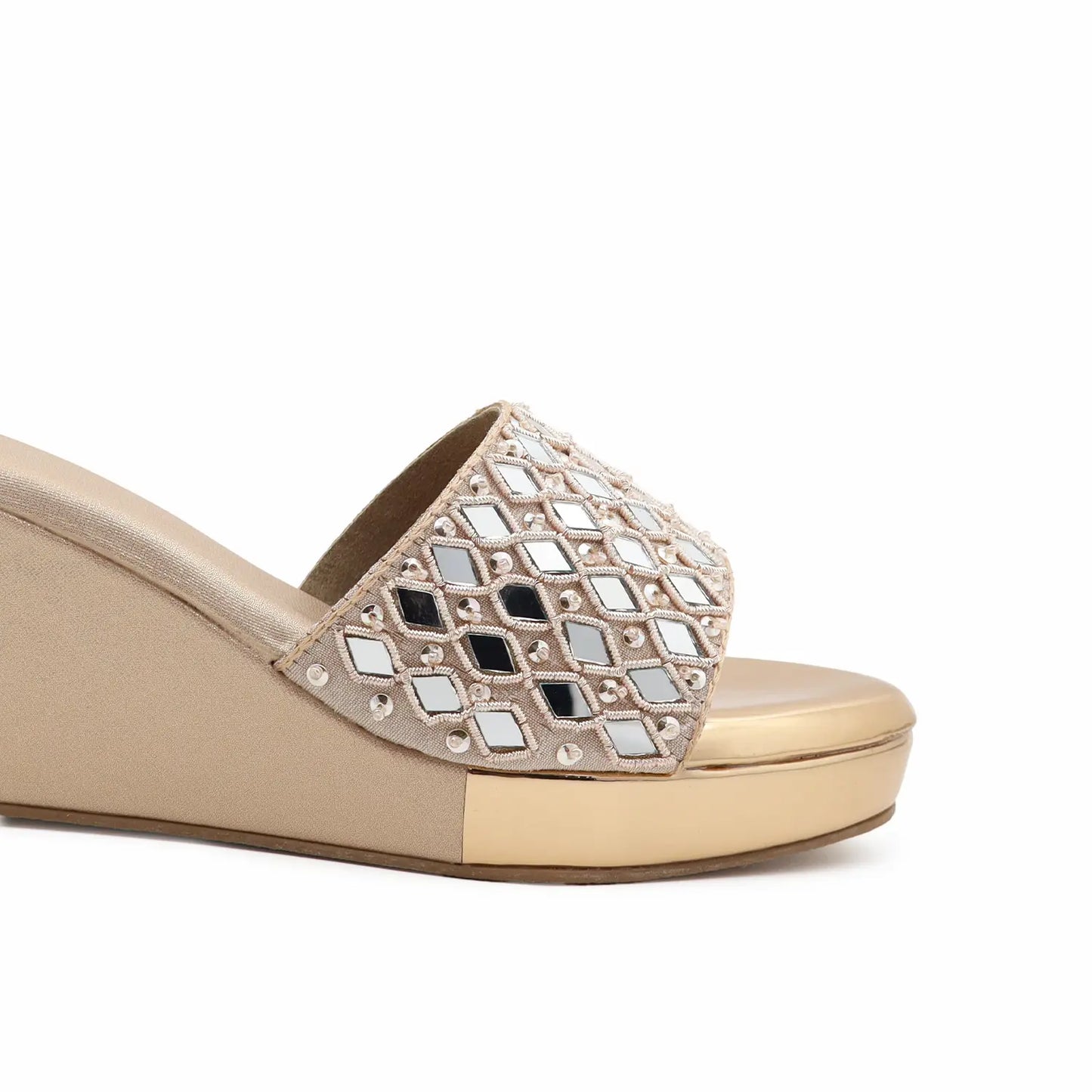 OYOQCHI women's 2.5-inch lightweight wedge slide sandals with cushioned footbed Rose Gold color, closed view