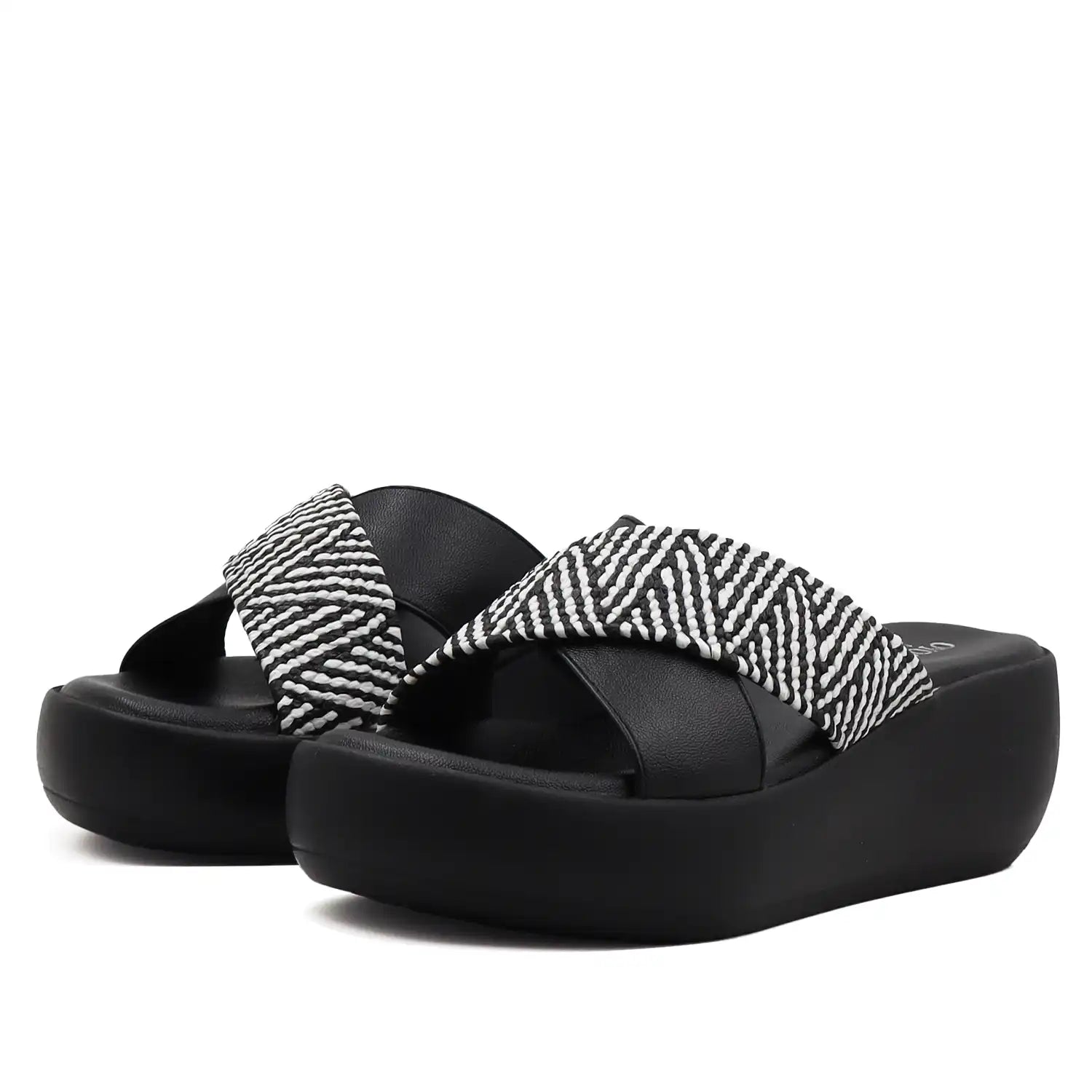 oyoqchi black cross strap platform sandals for women textured strap front angle