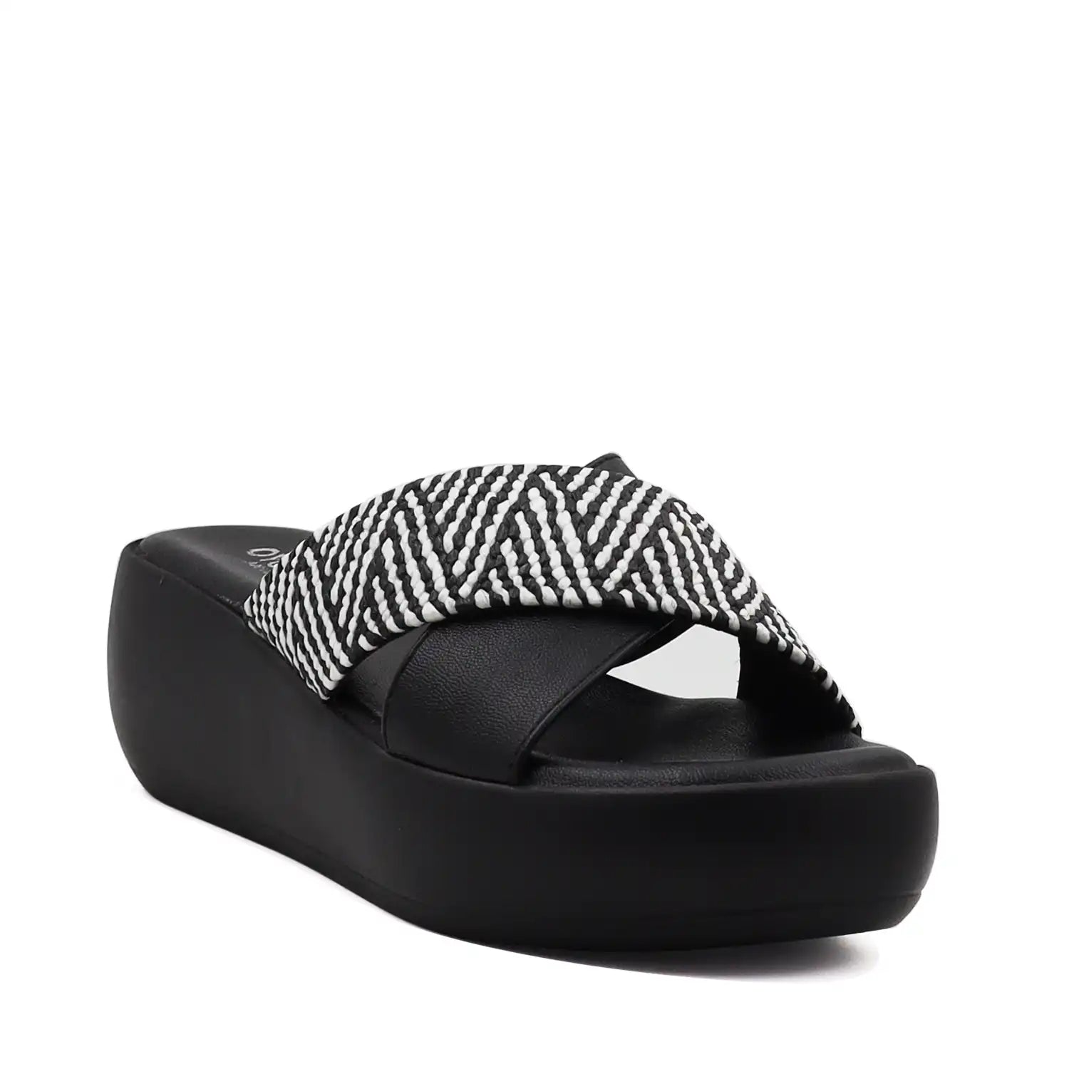 oyoqchi black cross strap platform sandals for women textured strap front angle